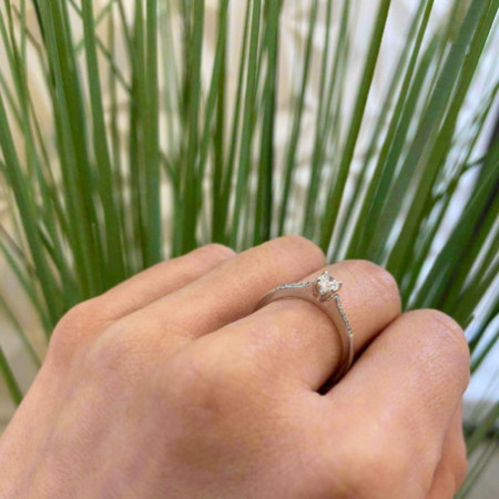 VENUS Engagement Ring 0.37